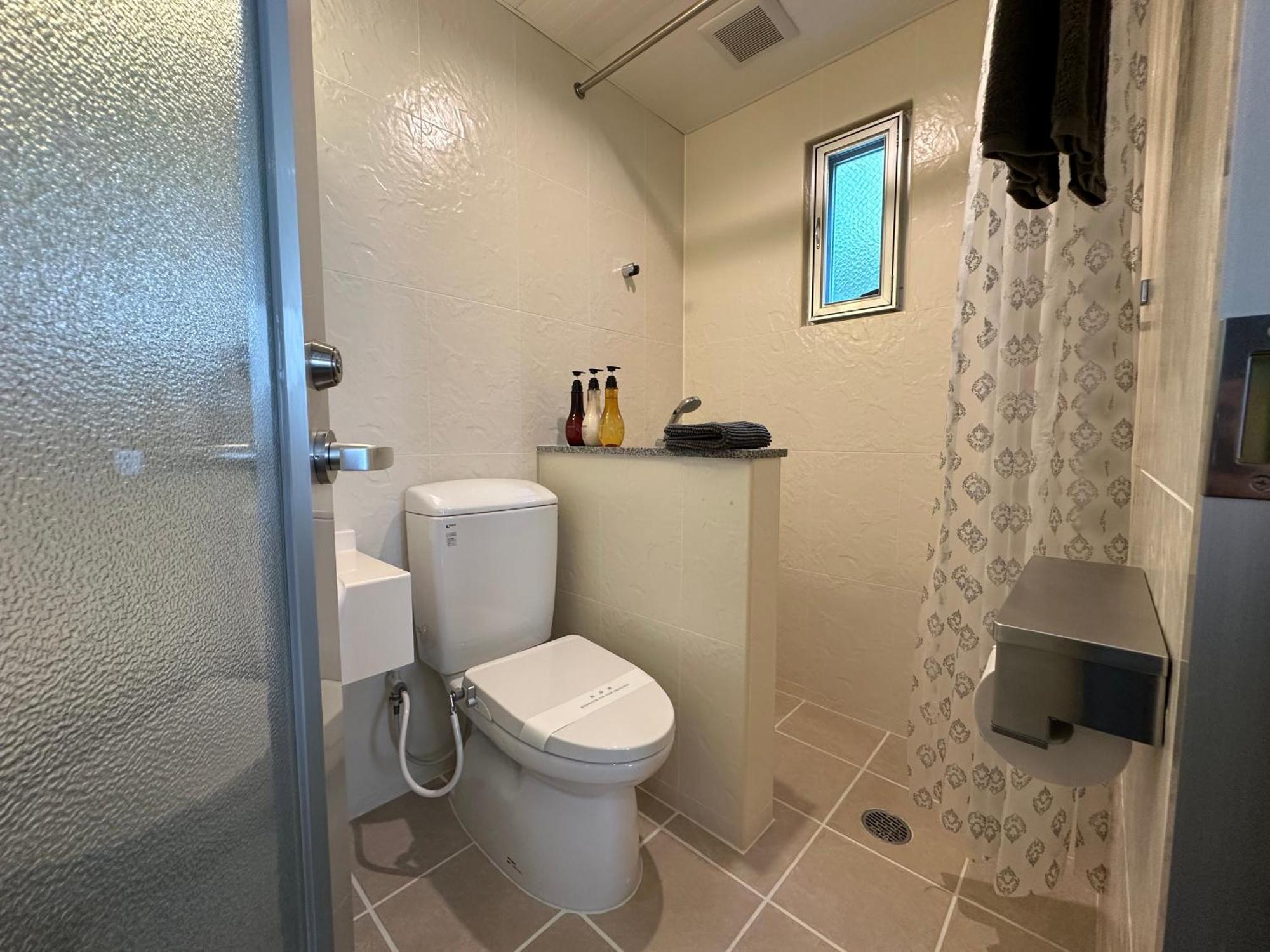 Ferienwohnung White Reef Uruma Exterior foto